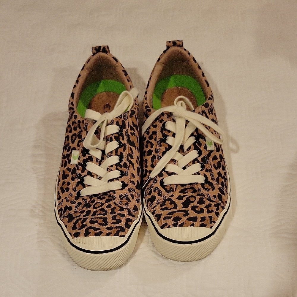 Cariuma Leopard Print Sneakers with Cream Laces